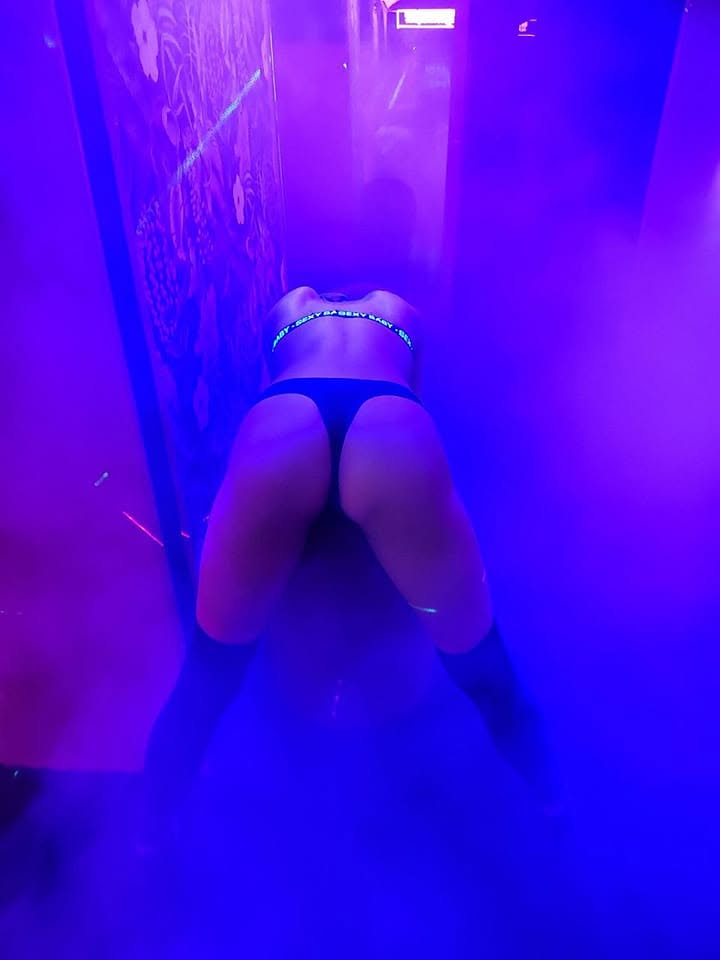 09